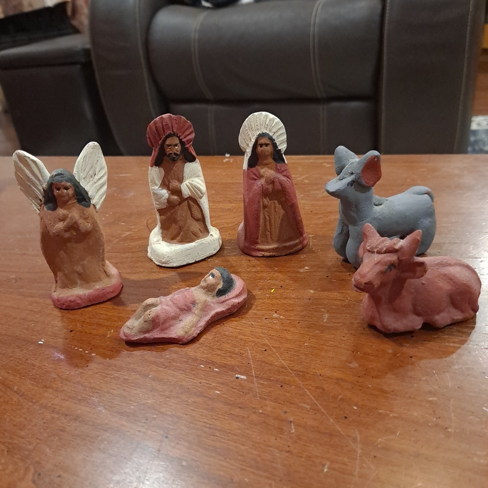 Handcrafted Nativity Scene Figurines Set - Multicolor